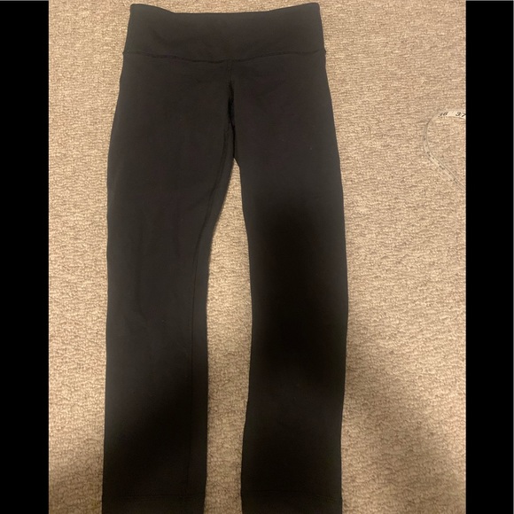 lululemon athletica Pants - Lululemon Black Cropped Leggings Size 2
